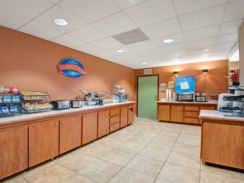 Baymont By Wyndham Nashville Airport Extérieur photo