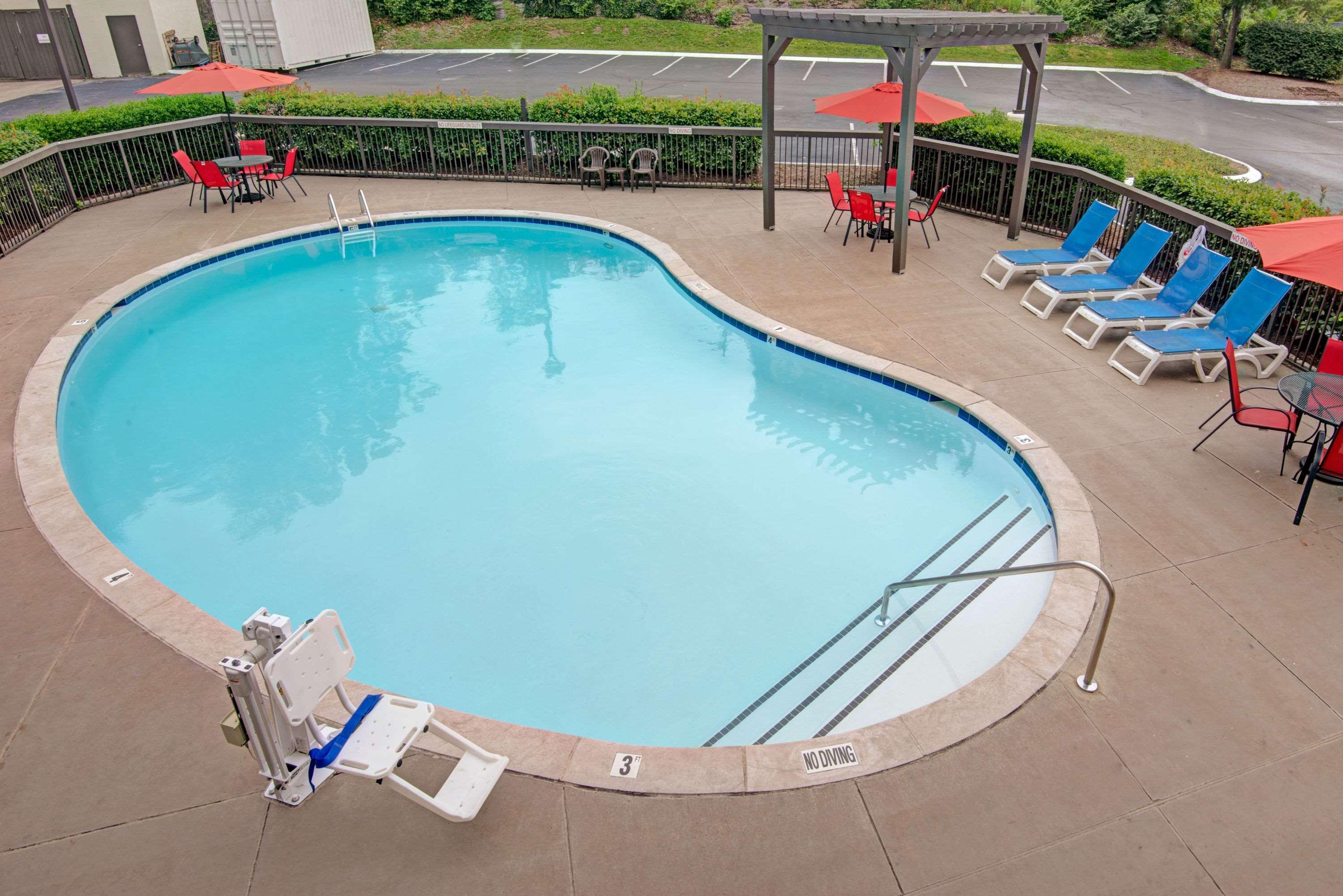 Baymont By Wyndham Nashville Airport Extérieur photo