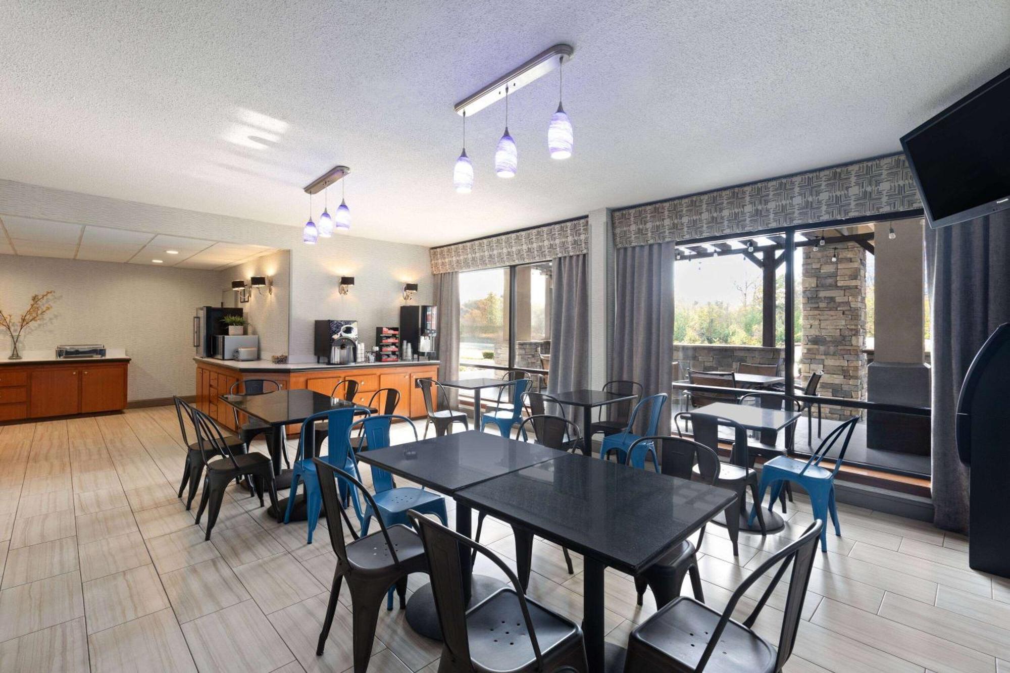 Baymont By Wyndham Nashville Airport Extérieur photo