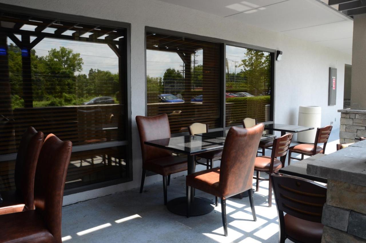 Baymont By Wyndham Nashville Airport Extérieur photo