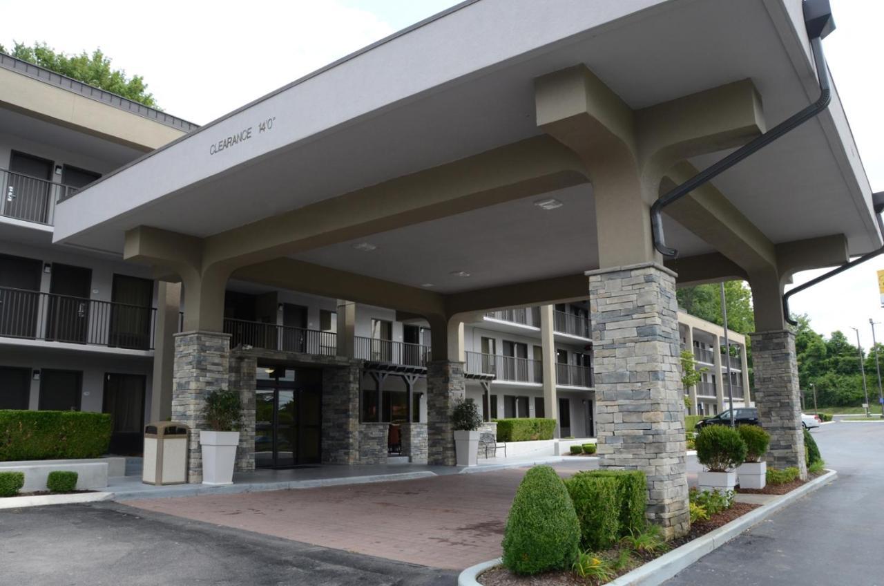 Baymont By Wyndham Nashville Airport Extérieur photo